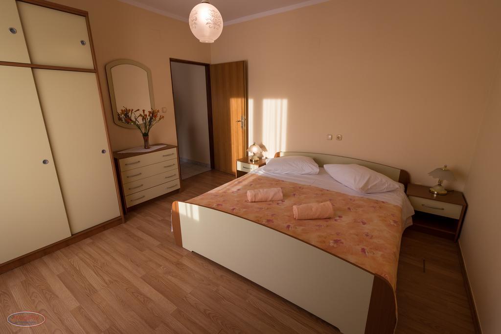Appartement Tomulic Jasna I Miljenko à Supetarska Draga Extérieur photo