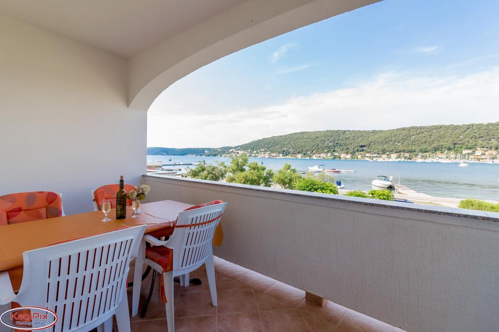 Appartement Tomulic Jasna I Miljenko à Supetarska Draga Extérieur photo